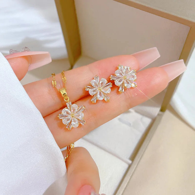 Luméa Petal Collection